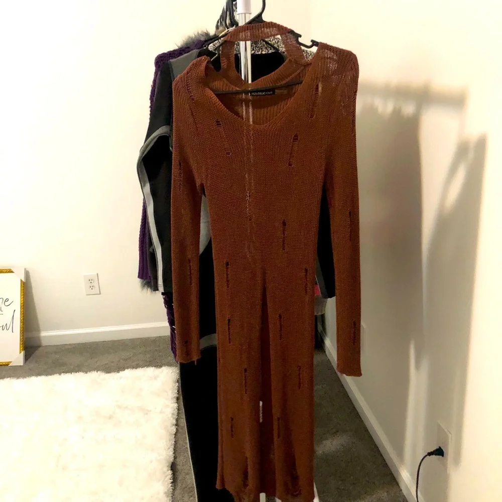 Distressed Sweater - Picture 2 of 4